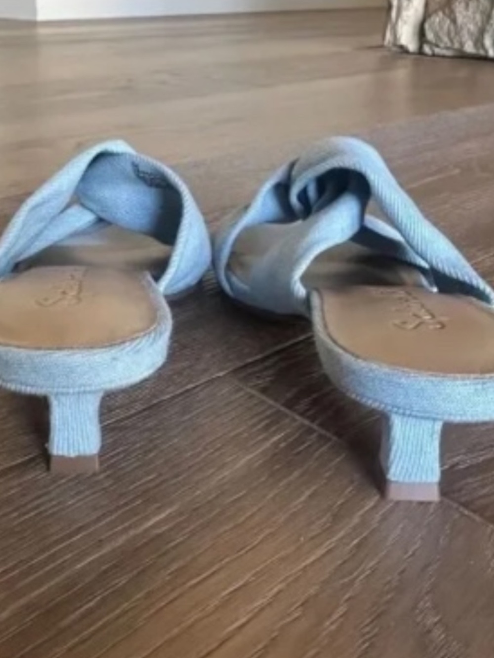 Splendid Hannah Kitten Heel Sandals Denim Blue Size 6 Square Toe Twist Strap - Picture 7 of 11